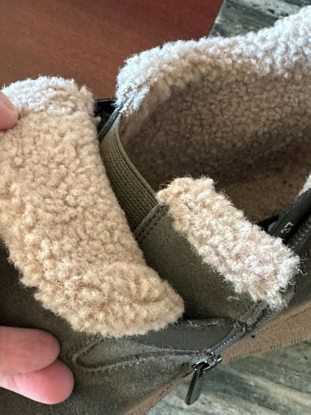NIB BONAVI Suede Ankle Boots Khaki Green.Keep your feet cozy and content s EU 37